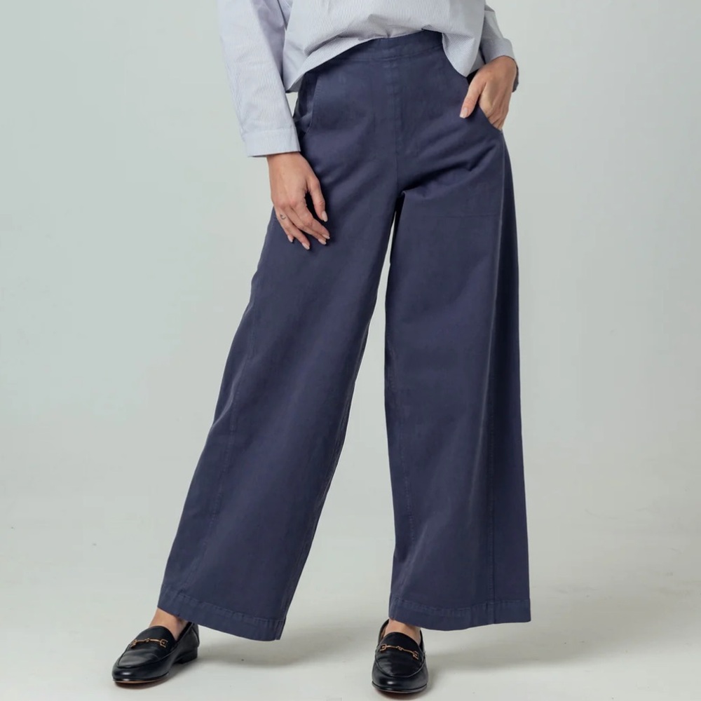 We are Sundays high rise wide leg twill pant, size XS, steel color, never worn